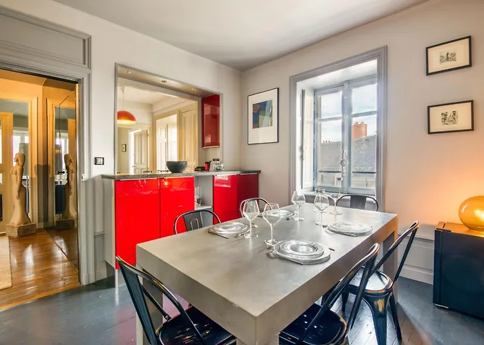 Duplex De 115m2 Dans Un Batiment Chic Historique - Le Belvedere St Nicolas Apartment