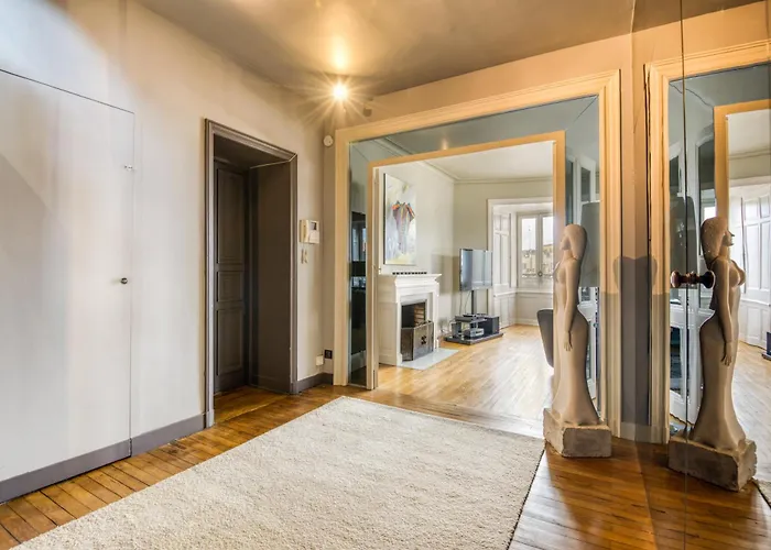 Duplex De 115m2 Dans Un Batiment Chic Historique - Le Belvedere St Nicolas